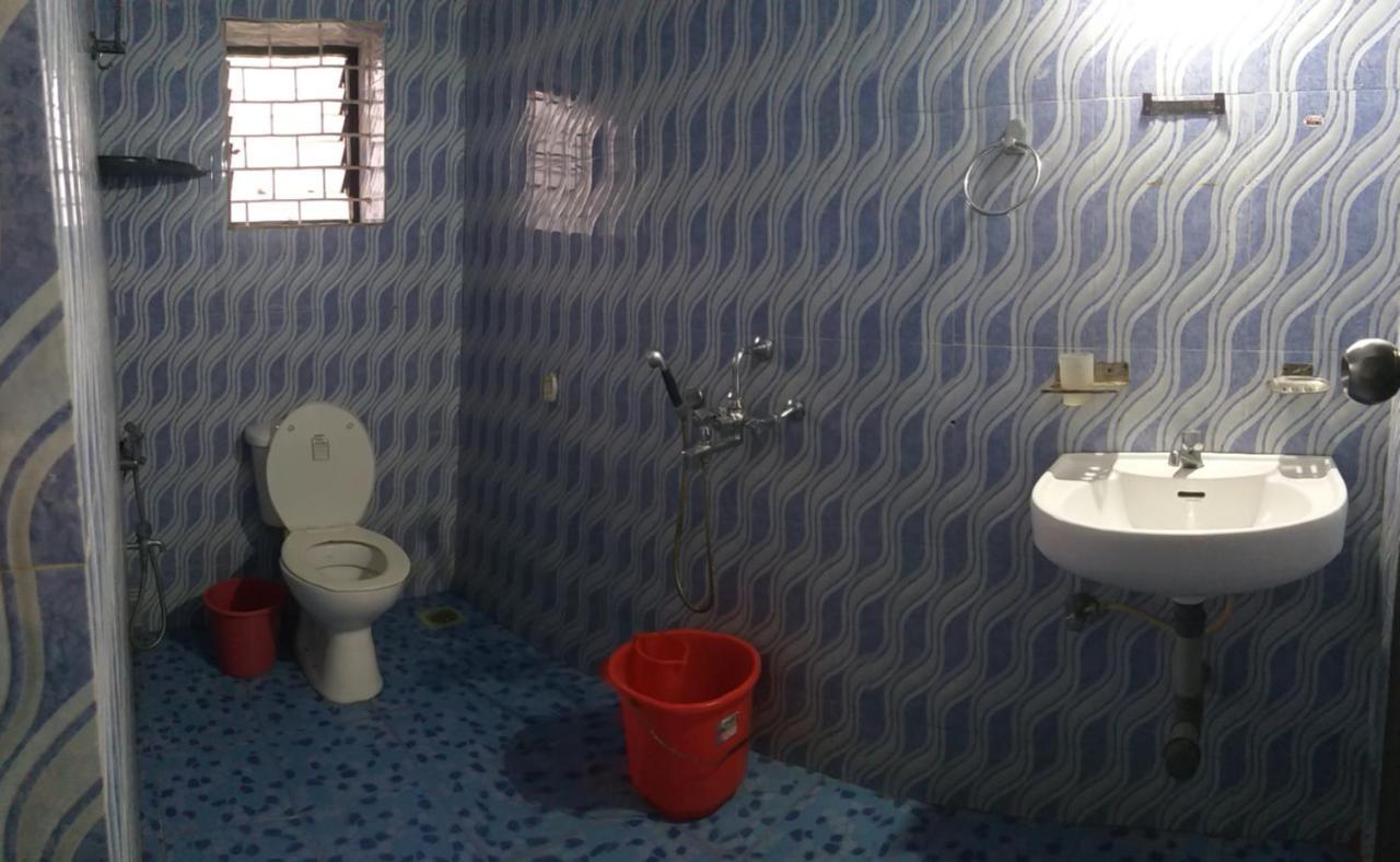 God'S Gift Morjim Hotel Room photo
