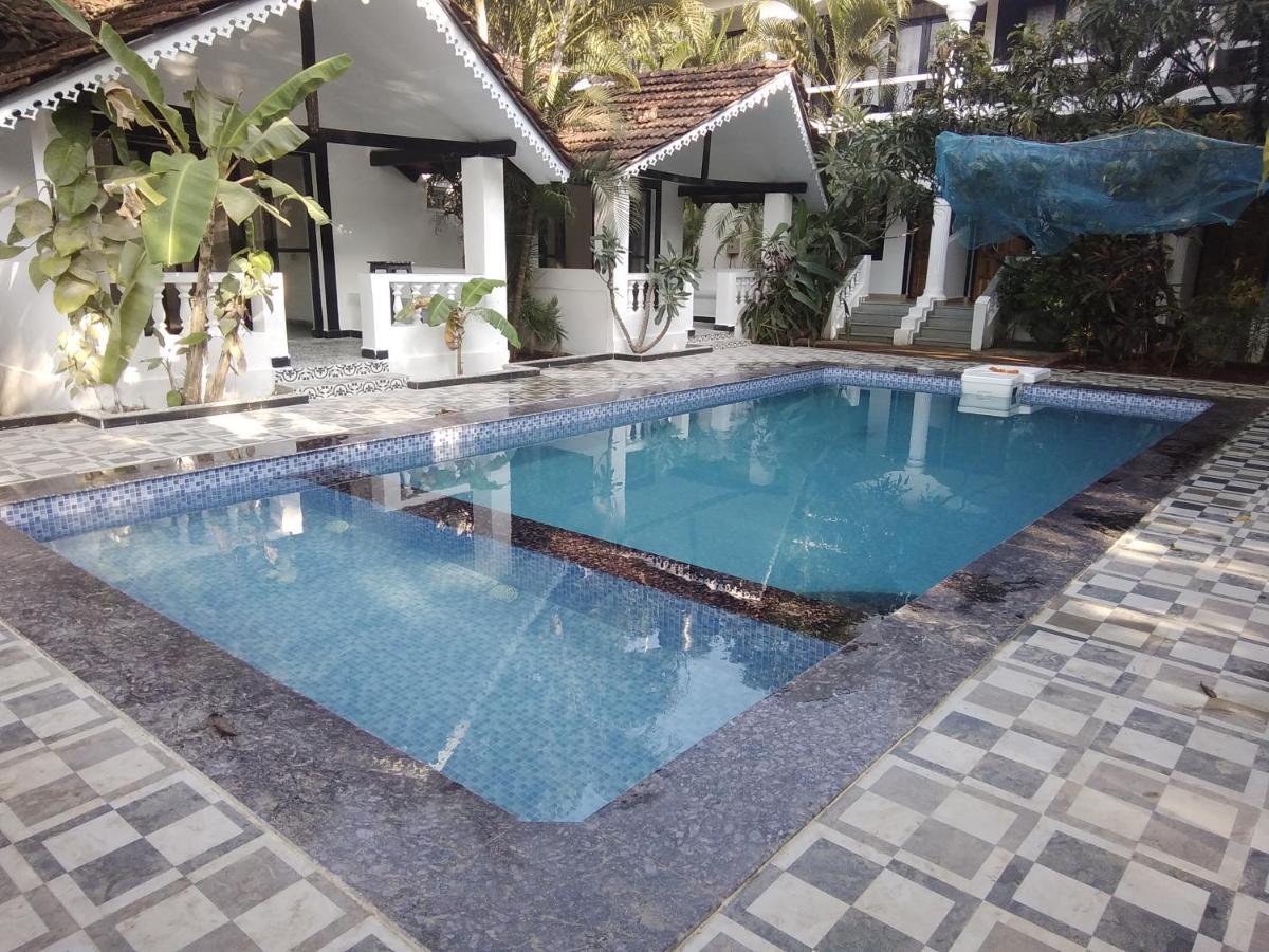 God'S Gift Morjim Hotel Exterior photo