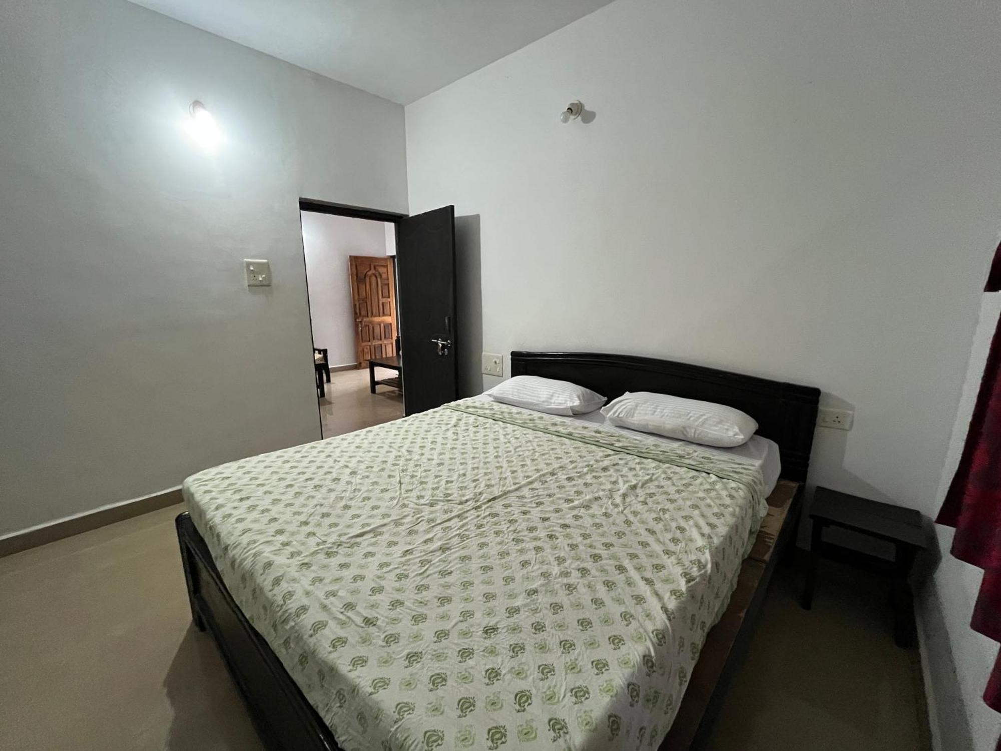 God'S Gift Morjim Hotel Exterior photo