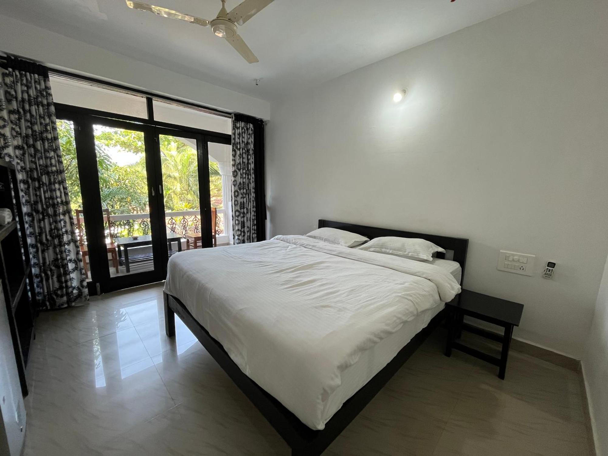 God'S Gift Morjim Hotel Exterior photo